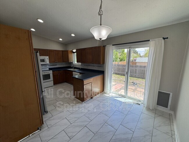 Foto del edificio - 5185 Nolte Dr N