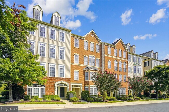 Building Photo - 627 Kingfisher Ave