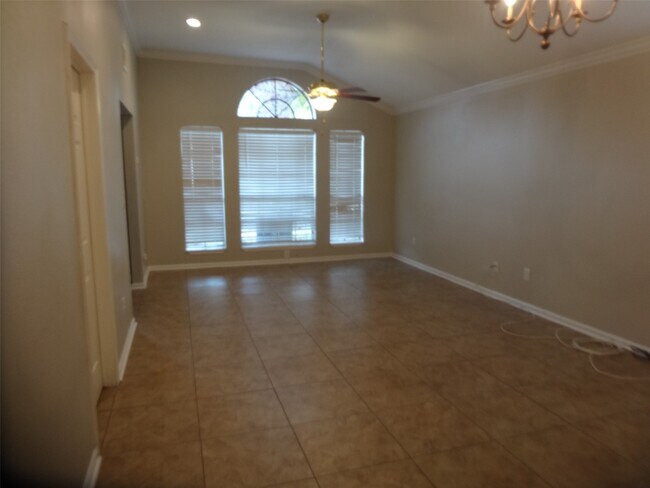 Building Photo - 1606 Quail Run