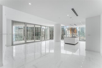 Building Photo - 300 Biscayne Blvd Way