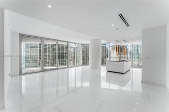 Building Photo - 300 Biscayne Blvd Way