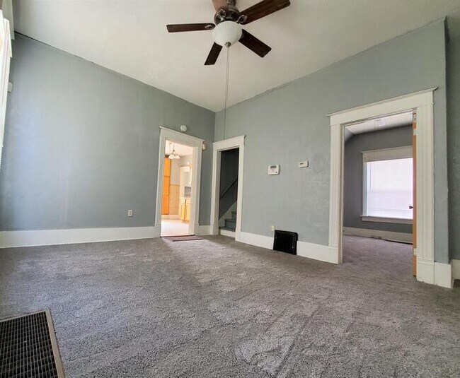 Foto del edificio - 3039 Curtis Ave