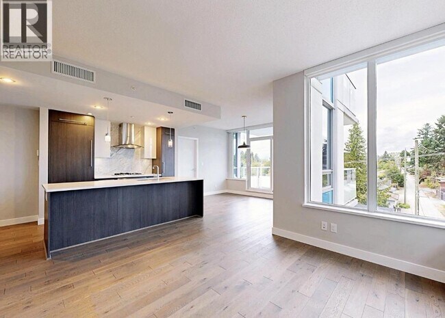 Photo du bâtiment - 677 W 41st Ave