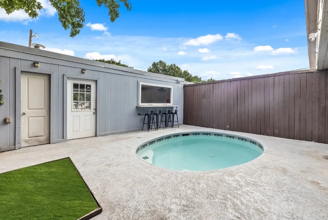 Building Photo - 13340 Kit Ln