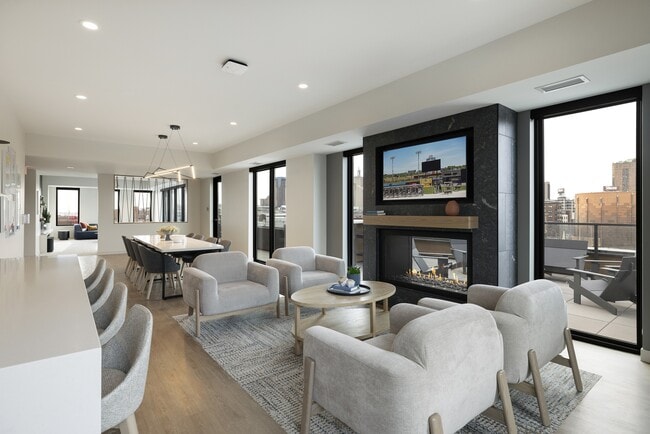 Building Photo - Balsam on Broadway