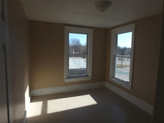 Building Photo - 15 Pleasant st - 4