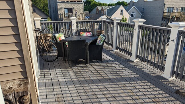 Foto del edificio - 2215 W Medill Ave