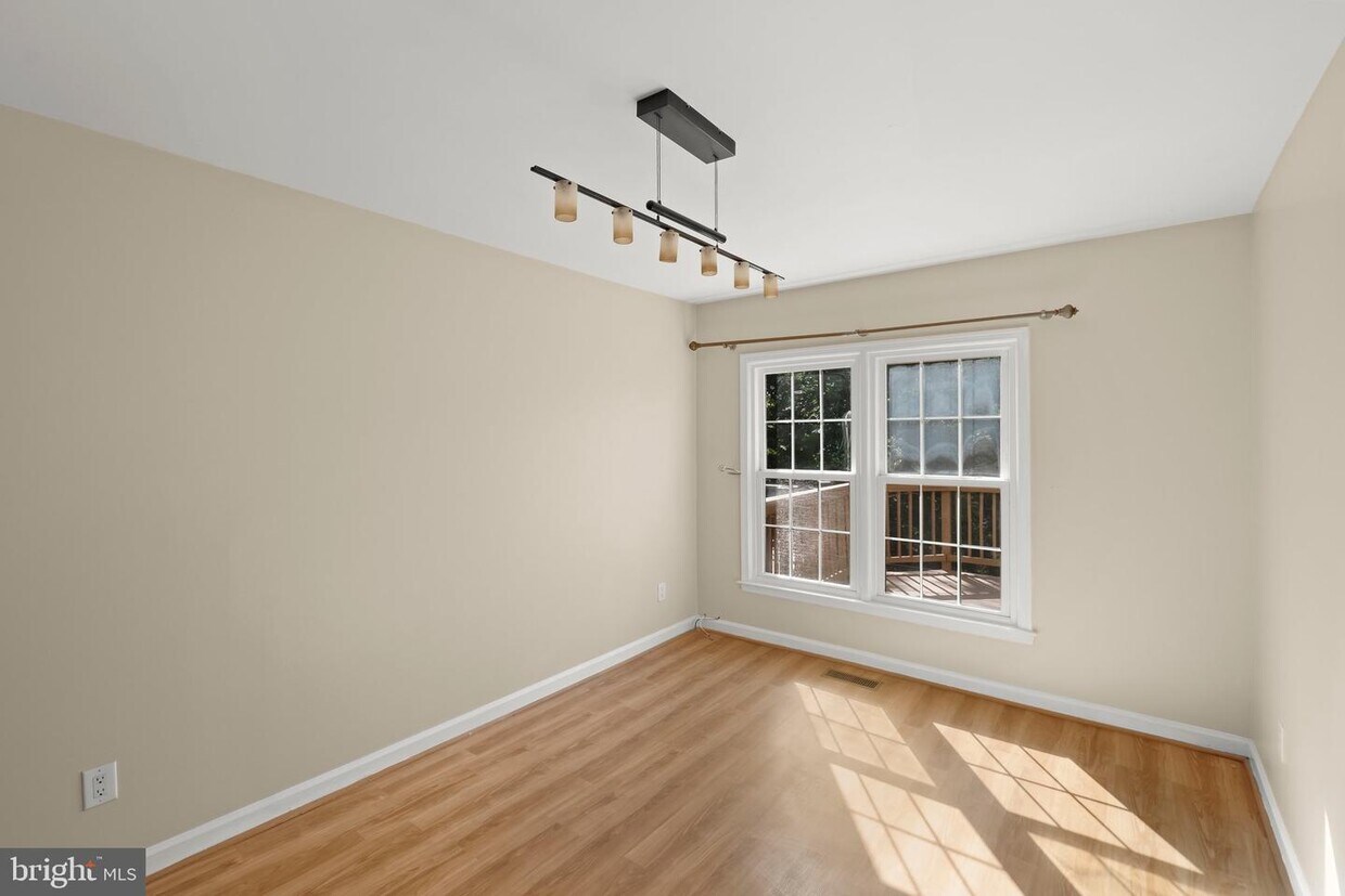 Primary Photo - 14648 Cambridge Cir