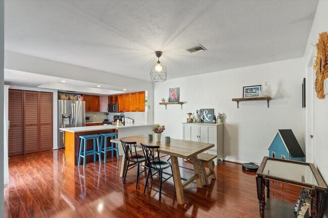 Foto del edificio - 1423 SW 28th Ave