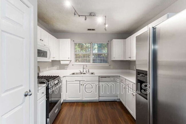 Building Photo - 1312 Telhurst Ct NW