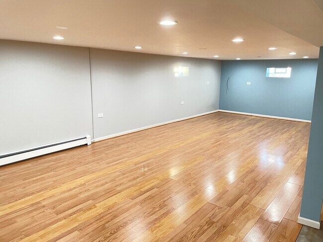 Building Photo - 4516 Park Ave