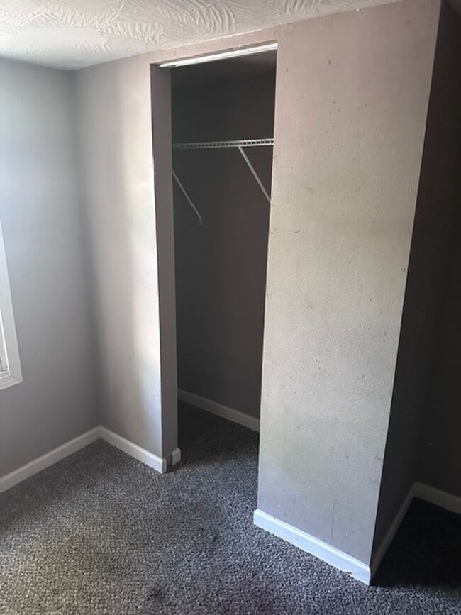 Building Photo - 3 Bed 1.5 Bath Home