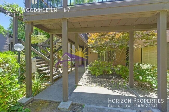 Foto del edificio - 2200 Woodside Ln