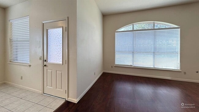 Building Photo - 5718 Walkabout Way