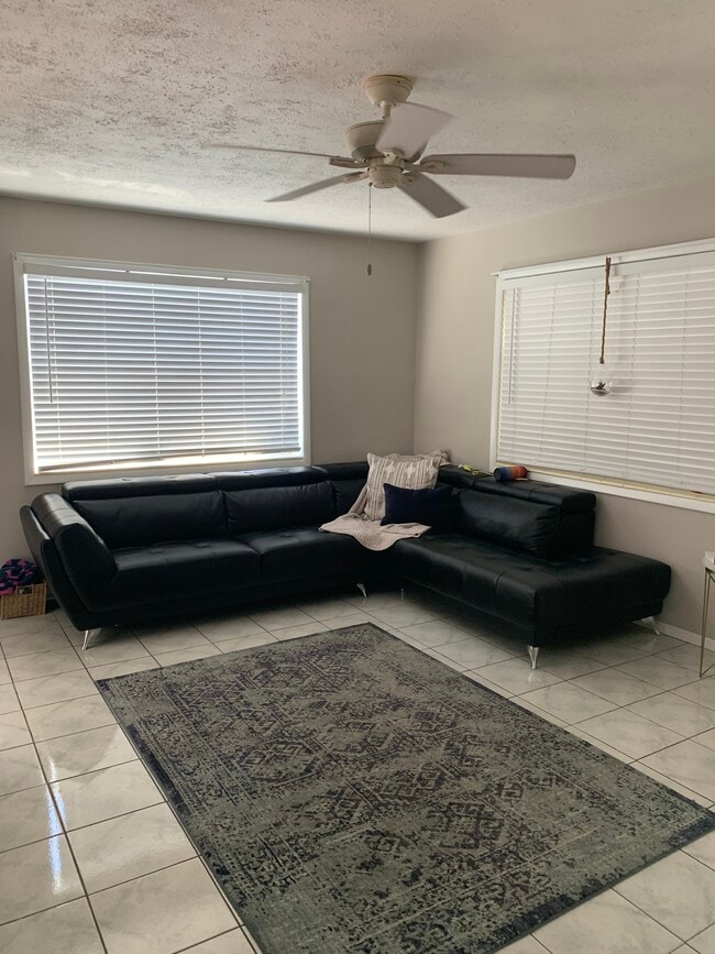 Building Photo - 1625 Wilson St