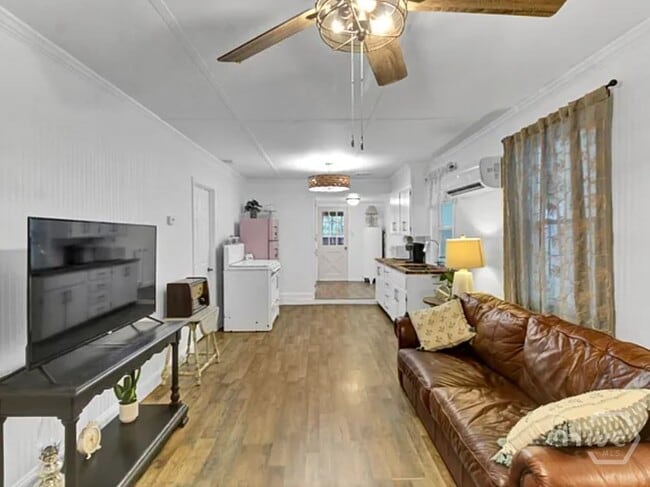 Foto del edificio - 304 E Fourth St