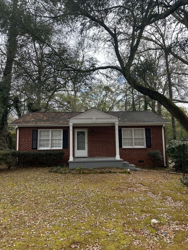 Foto del edificio - Normaltown Home Move-in ready