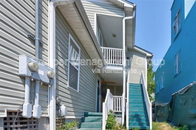 Building Photo - 86 Romney St