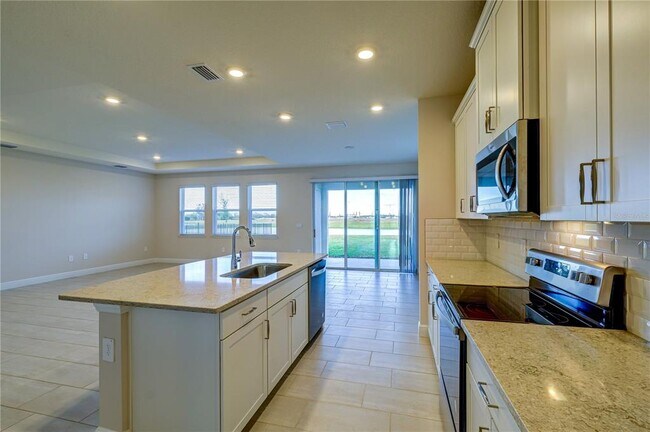 Foto del edificio - 17719 Gulf Rnch Pl