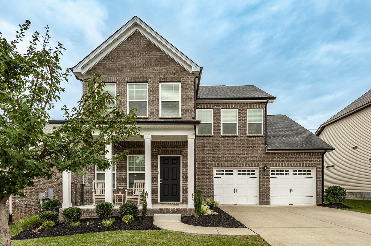 Primary Photo - 1048 Westgate Dr