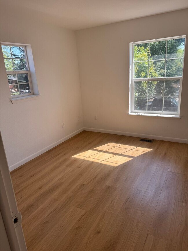 Building Photo - Charming 3BR House in Aurora