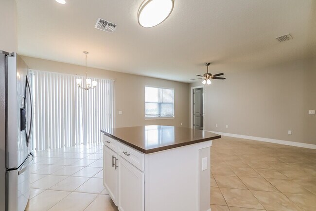 Foto del edificio - 1761 Cayman Cove Cir