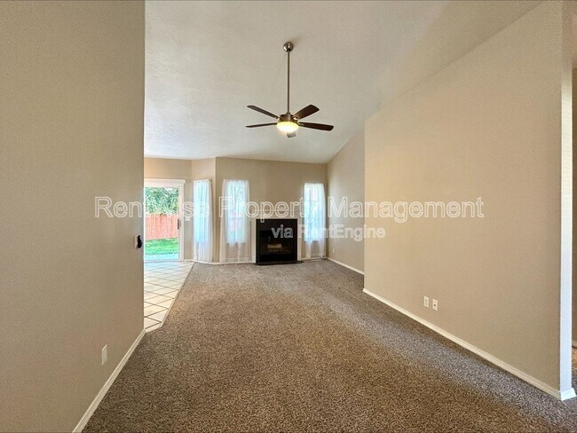 Building Photo - 690 W Konavle Ct