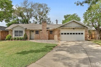 Building Photo - 1719 Longhorn Dr