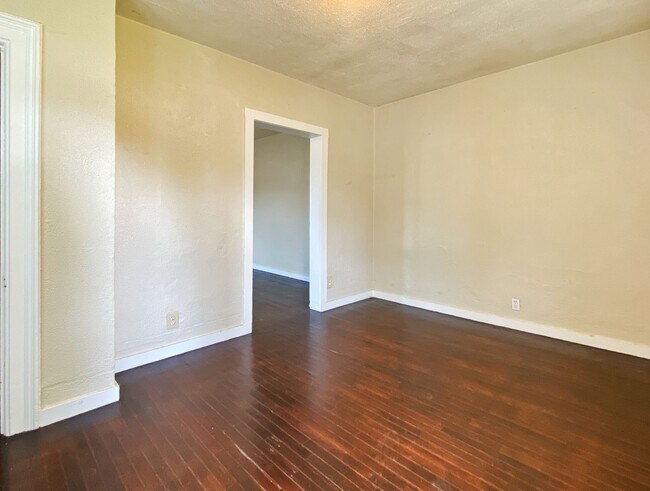 Building Photo - 415 Harlan Ave NE