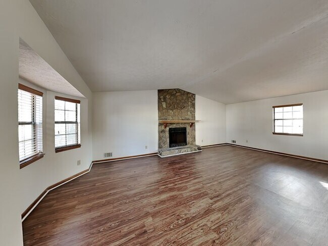 Foto del edificio - 7319 Exeter Ct