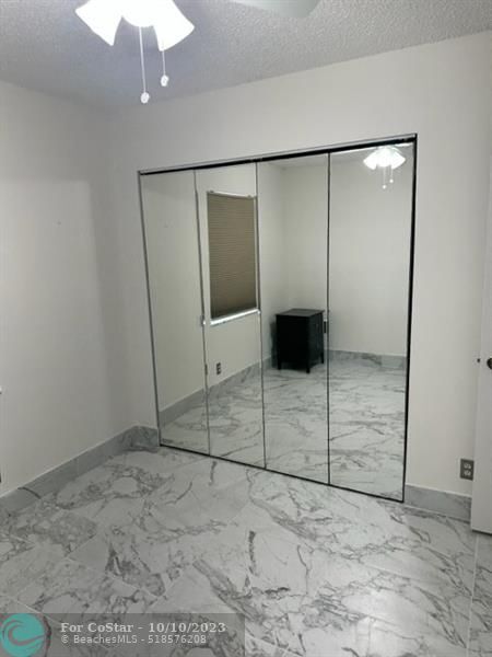 Foto del edificio - 7523 S Oriole Blvd