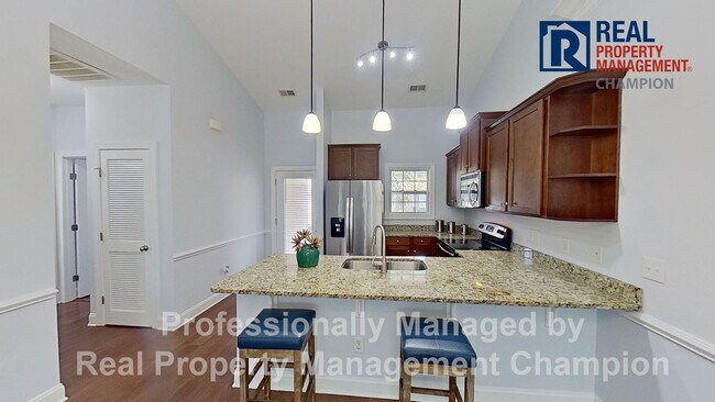 Foto del edificio - End Unit Townhome on One Level