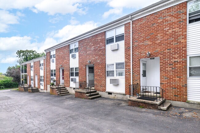 Foto del edificio - 77 Webb Ave