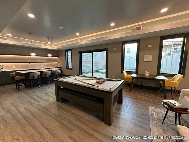 Foto del edificio - 656 Saratoga St