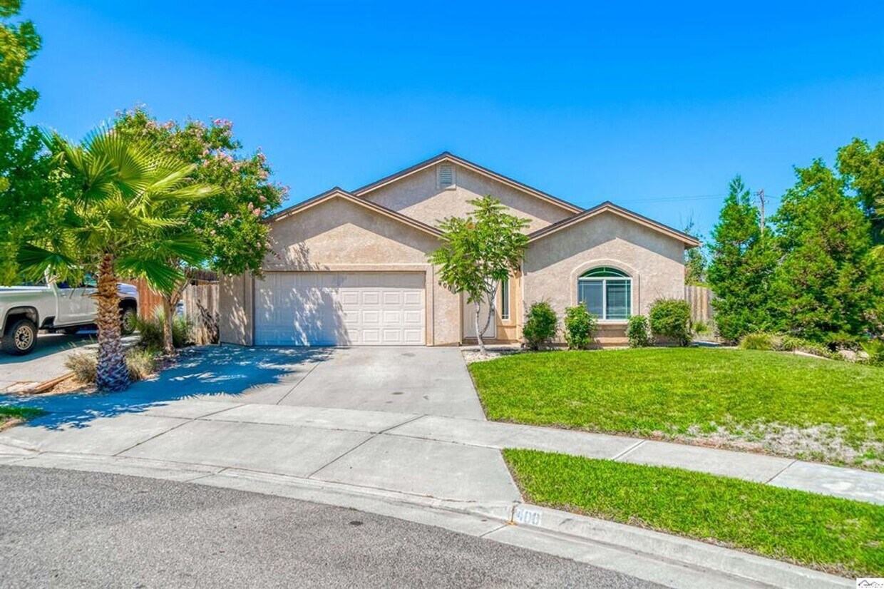 Primary Photo - Red Bluff 3 bedroom 2 bathroom with 2 car ...