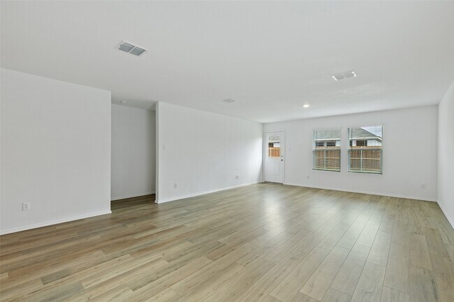 Foto del edificio - 402 Moray Dr