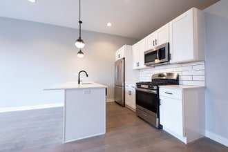 Interior Photo - 1637 Chicago