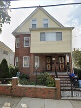 Building Photo - 58 Maple St