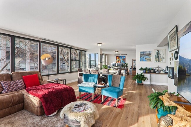 Foto del edificio - 5801 N Sheridan Rd