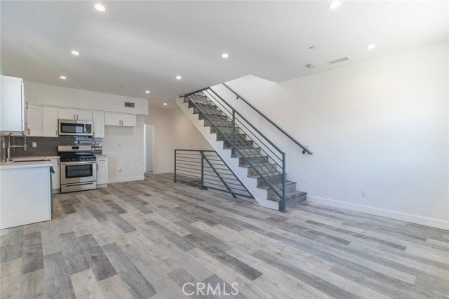 Building Photo - 5144 Riverton Ave