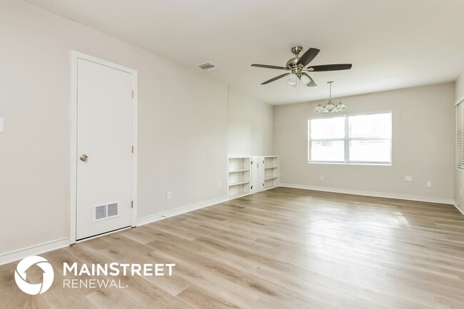 Foto del edificio - 4009 Montrose Ct