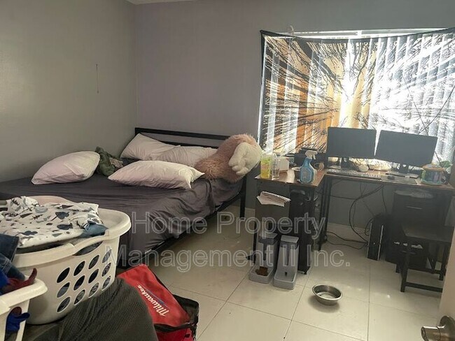 Foto del edificio - 1456 W 29th St
