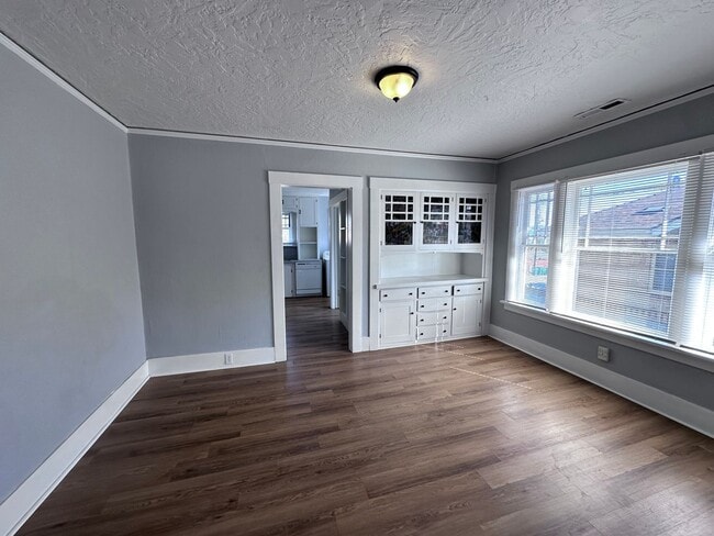 Building Photo - 766 West St