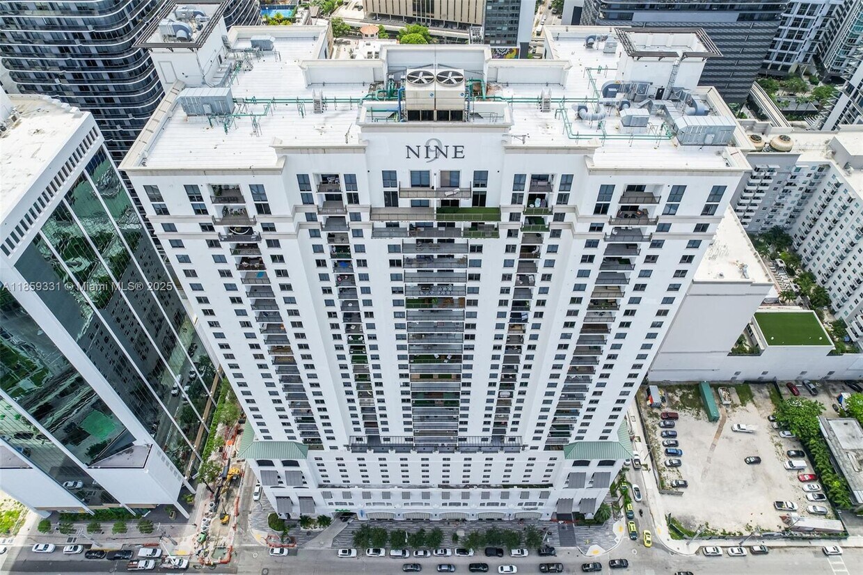 Foto principal - 999 SW 1st Ave