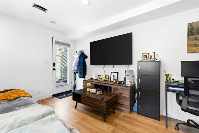 Foto del edificio - 92 Chelsea St