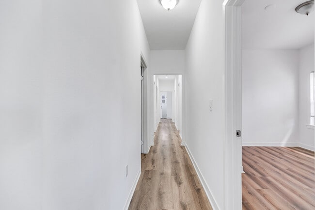 Building Photo - 701 W 48th St