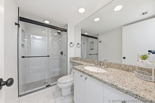 Foto del edificio - 5420 N Ocean Dr