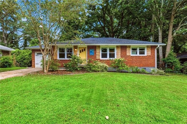 Building Photo - 2670 Woodridge Dr