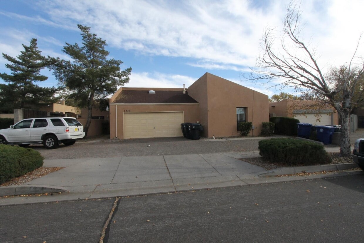Primary Photo - 5320 Heritage Way NE