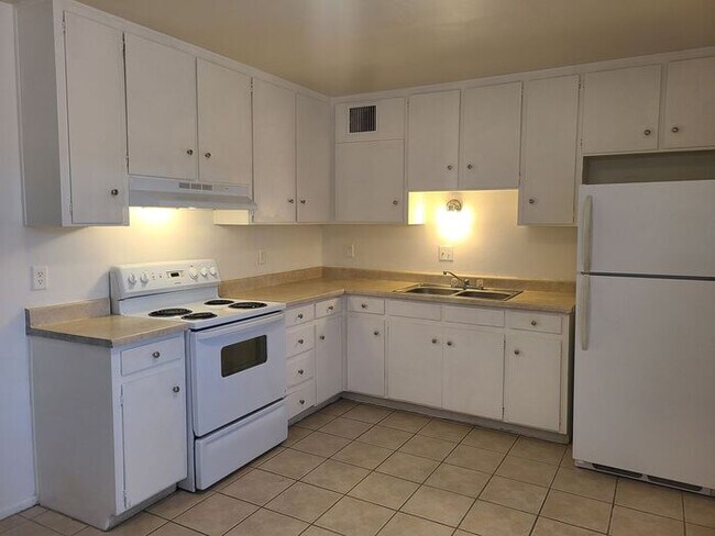 Foto del edificio - 4350 E Fairmount St